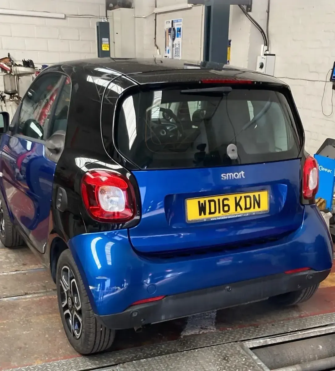 Used Smart ForTwo Coupé Premium 71 HP (52 kW) 2016 Blue Coupe