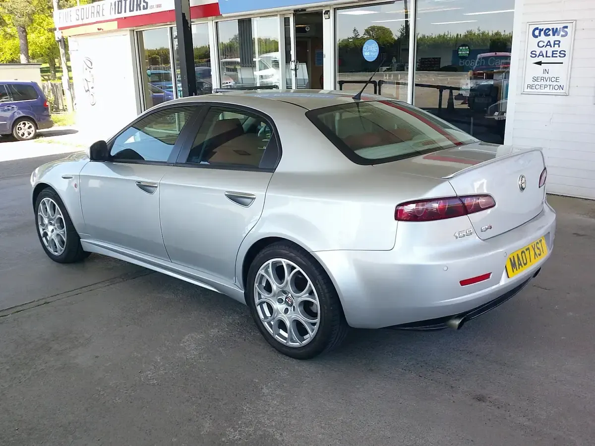 Used Alfa Romeo 159 Lusso 260 HP (191 kW) 2007 Silver Sedan