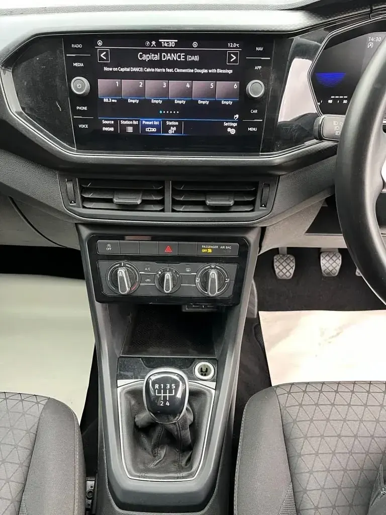 Usado VW T-Cross SE 95 HP (69 kW) 2022 Cinzento SUV