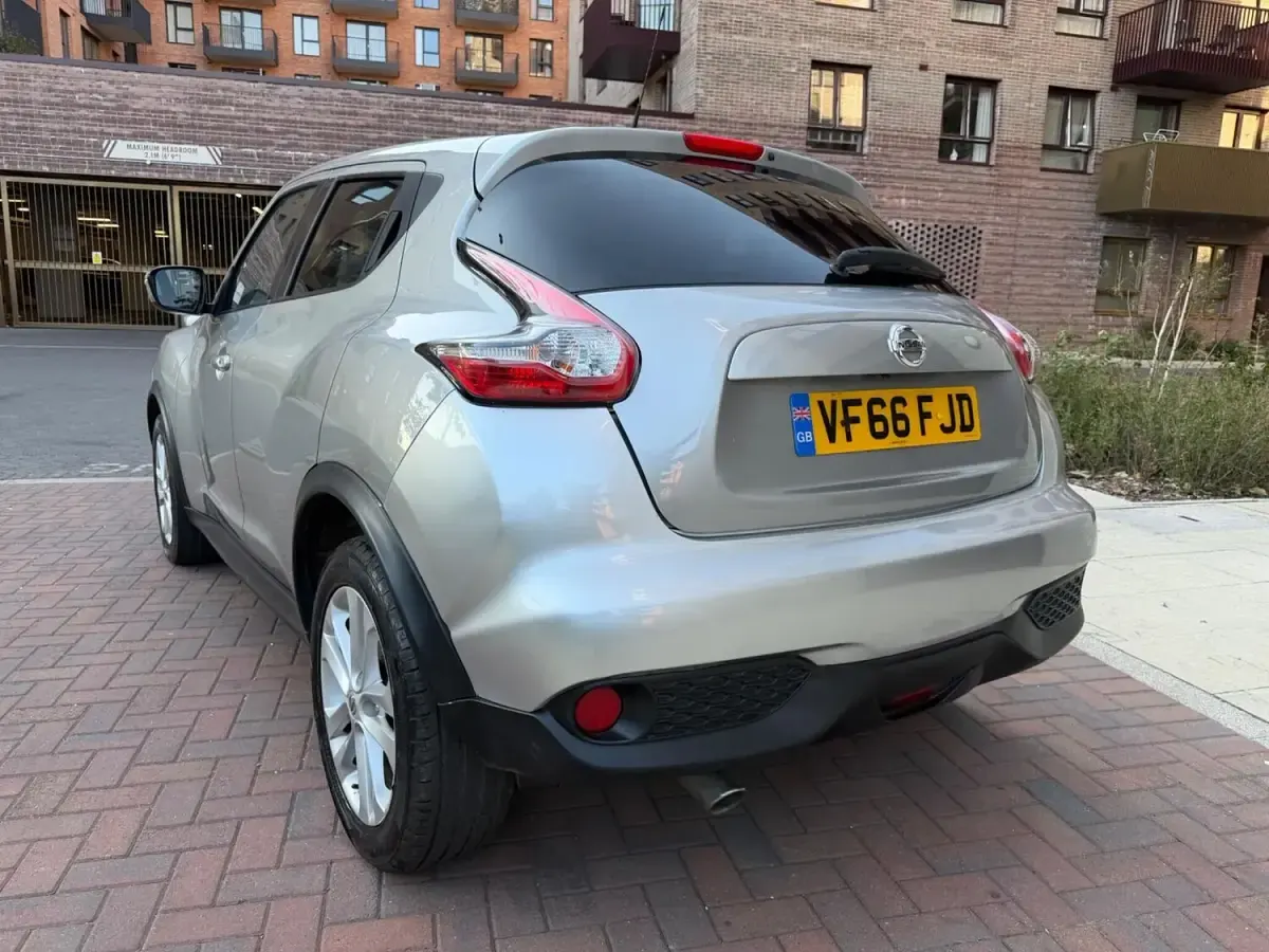 Used Nissan Juke N-Connecta 110 HP (80 kW) 2017 Silver SUV