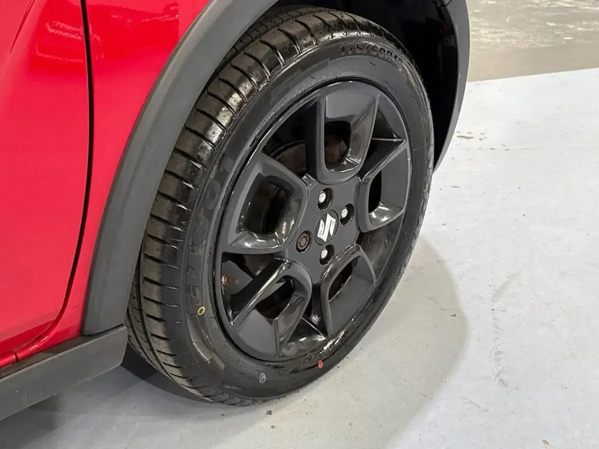 Used Suzuki Ignis SZ5 90 HP (66 kW) 2017 Red/black SUV