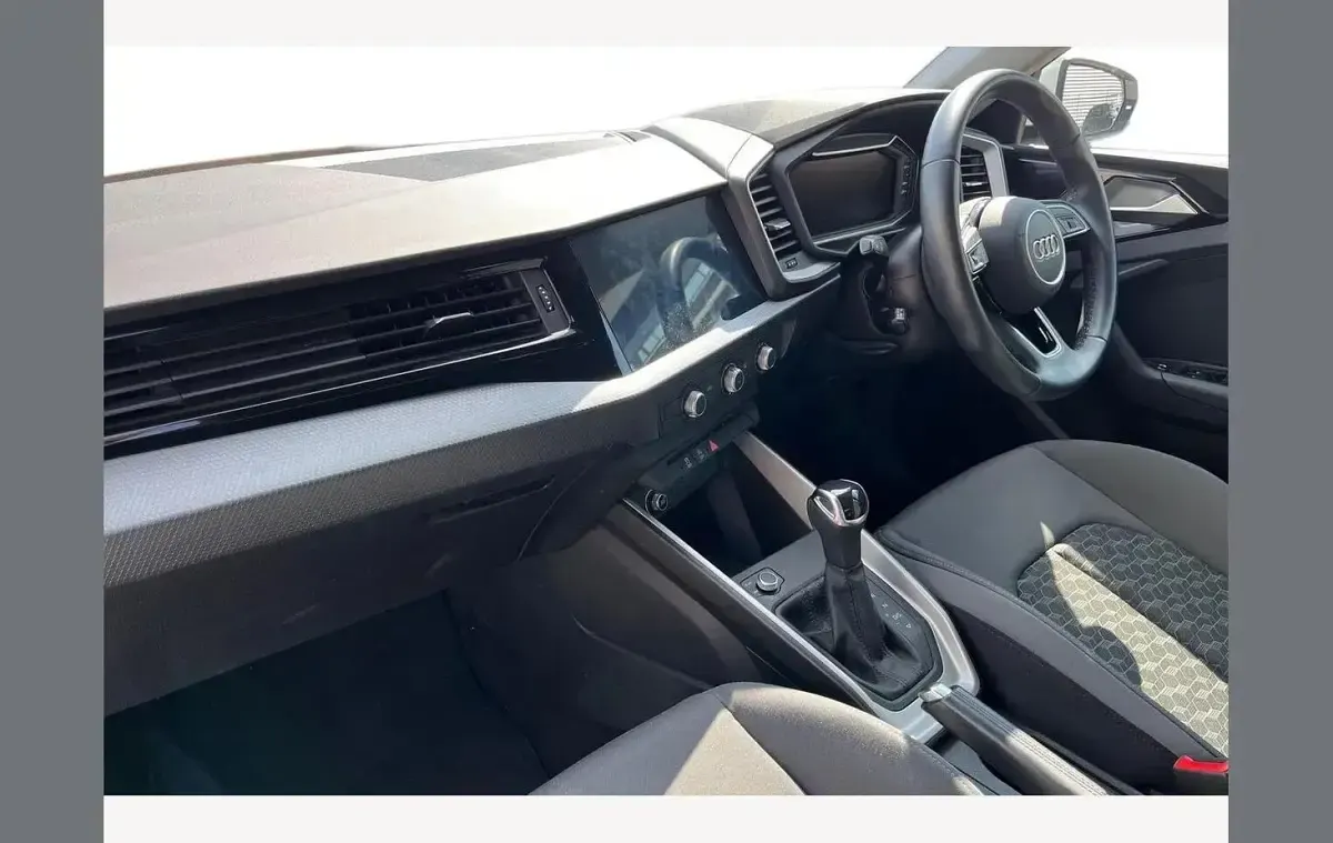 Used Audi A1 Sport 95 HP (69 kW) 2022 White SUV