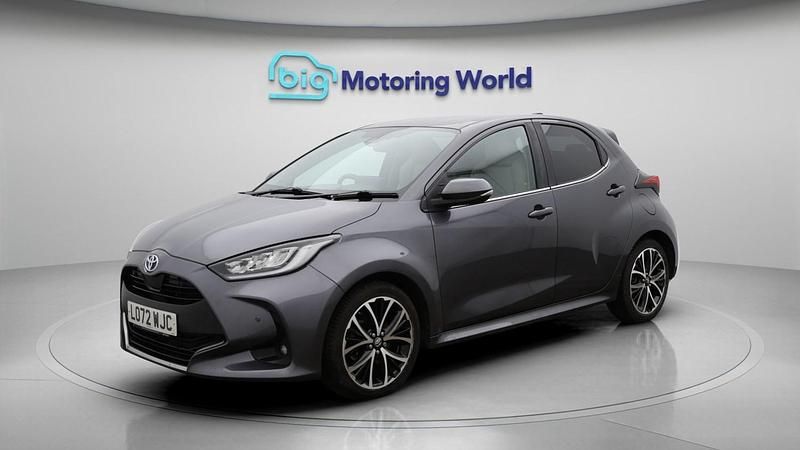 Used Toyota Yaris Hybrid 114 HP (83 kW) 2022 Grey Hatchback