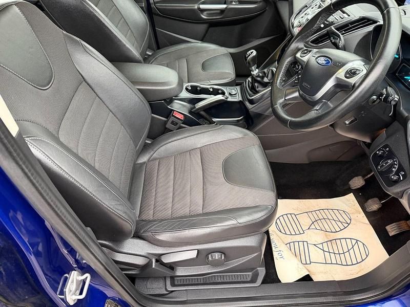 Usado Ford Kuga Titanium 2014 Azul SUV