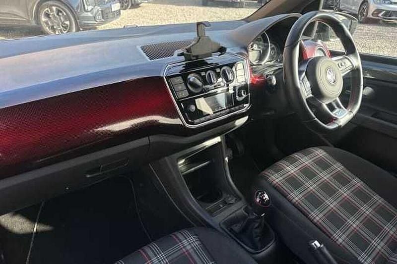 Used VW up! 115 HP (84 kW) 2022 Hatchback