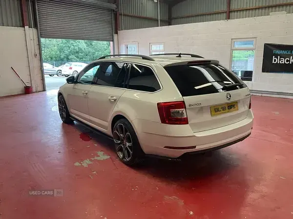 Used Skoda Octavia SE Technology 115 HP (84 kW) 2018 White Estate