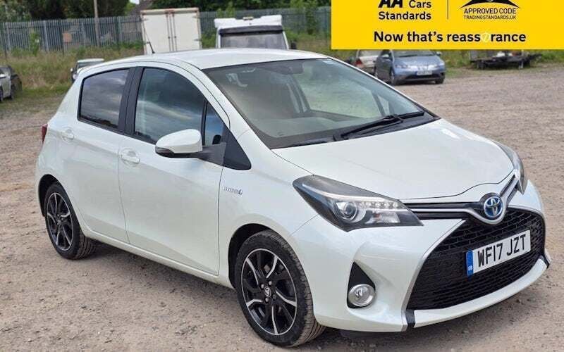 Used 2016 Toyota Yaris Hybrid Design Hatchback | £10,480 (Fair price) - Image 1/4