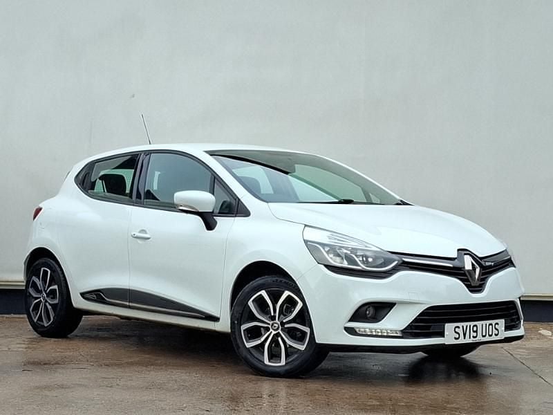 White Used 2019 Renault Clio IV Play Hatchback | £7,998 (Fair price) - Image 1/4