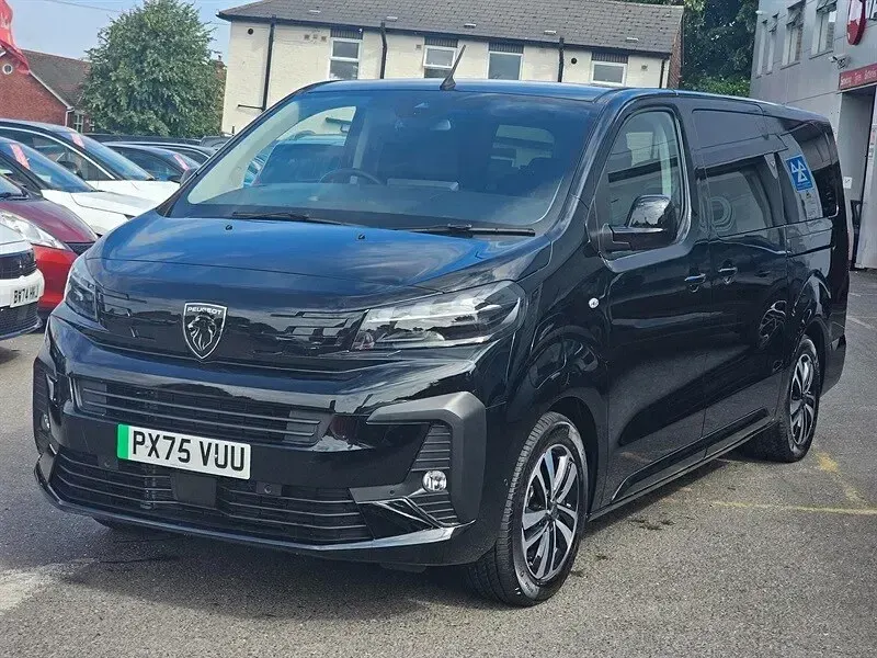 New Peugeot e-Traveller Allure 100 kW (136 HP) 2025 Black MPV