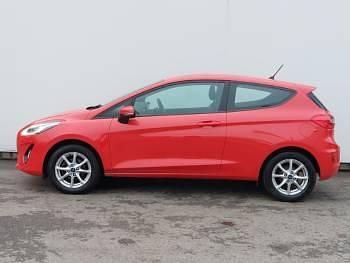 Used Ford Fiesta Zetec 85 HP (62 kW) 2019 Red Hatchback