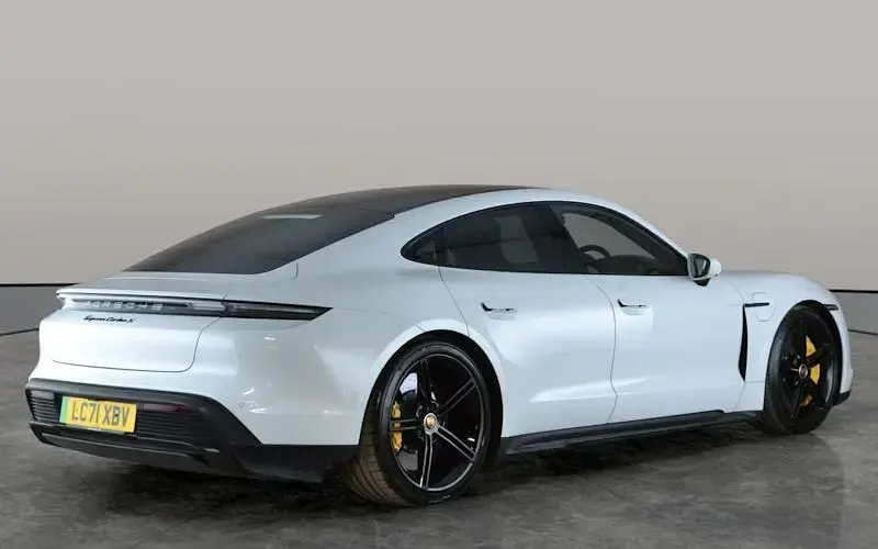 Used Porsche Taycan Performance Package 559 kW (761 HP) 2021 White Sedan