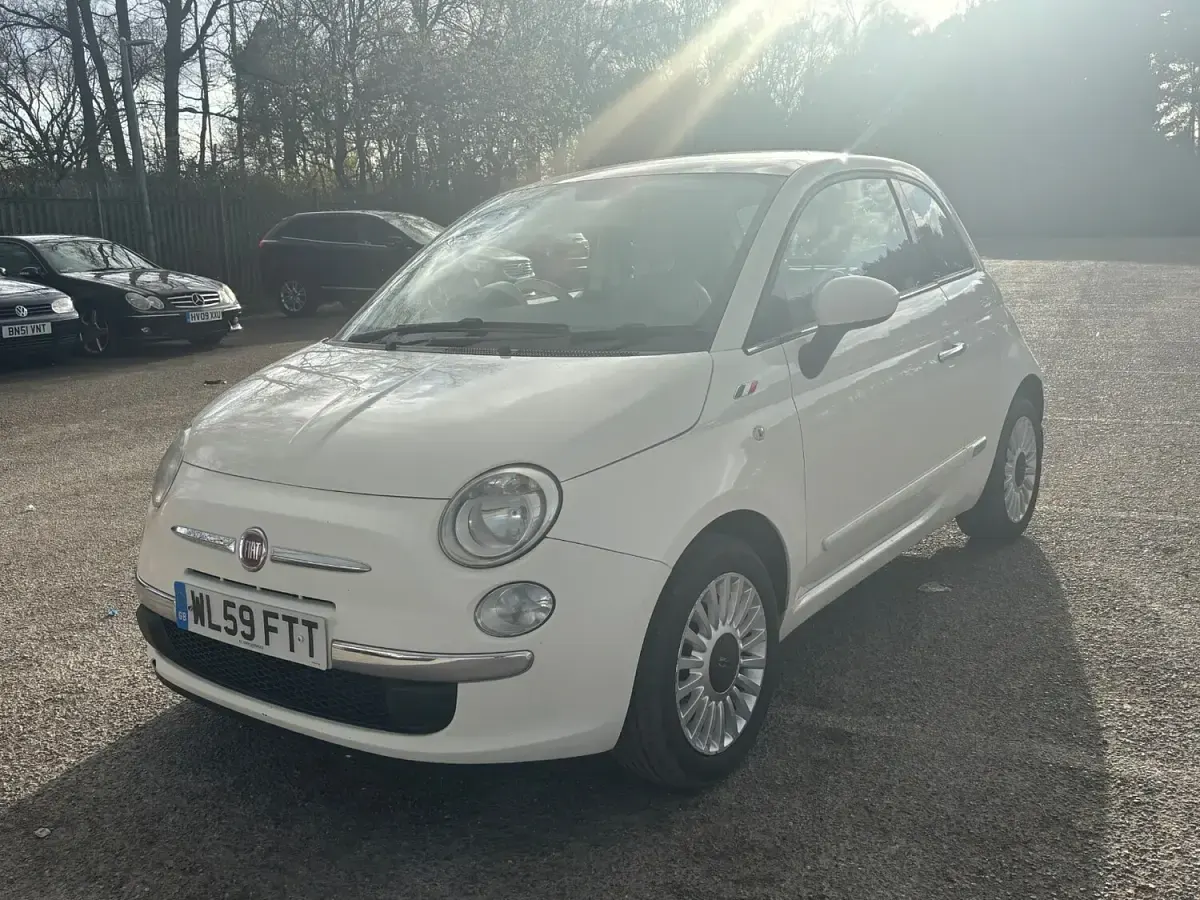 Begagnad Fiat 500 Lounge 69 HK (50 kW) 2009 Vit Cab
