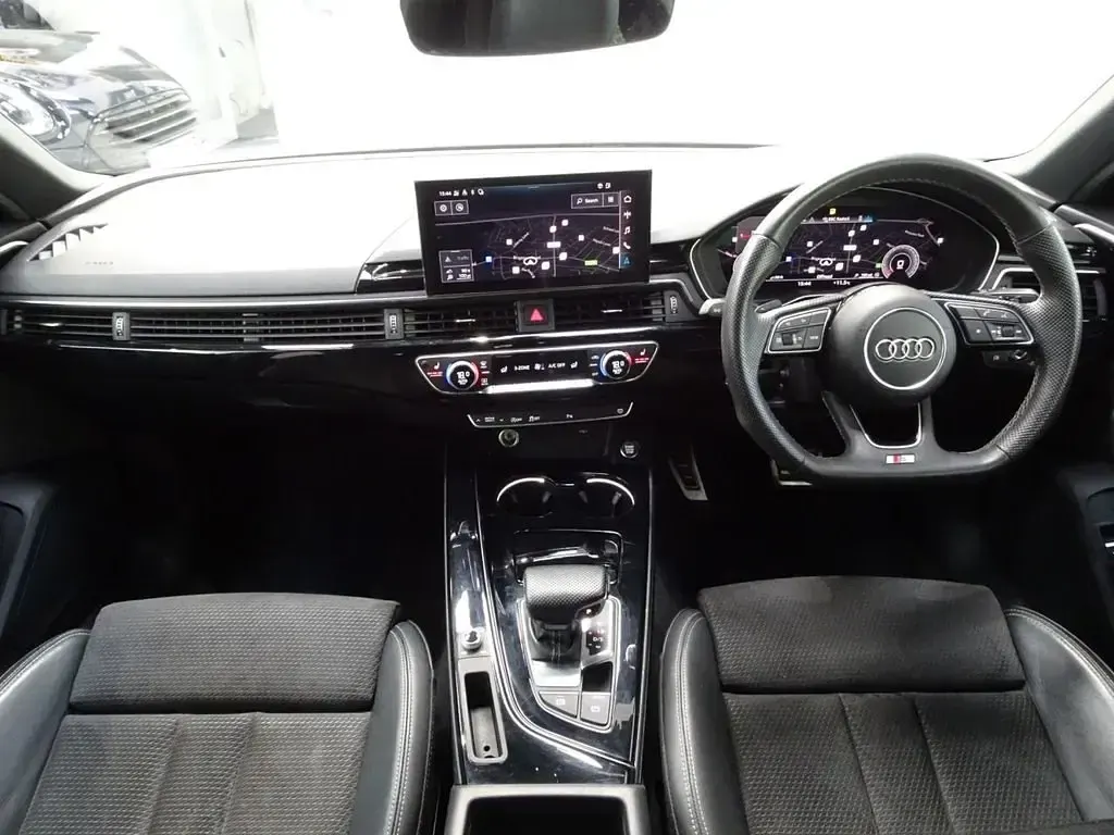 Usado Audi A4 Black Edition 190 CV (139 kW) 2020 Blanco Berlina