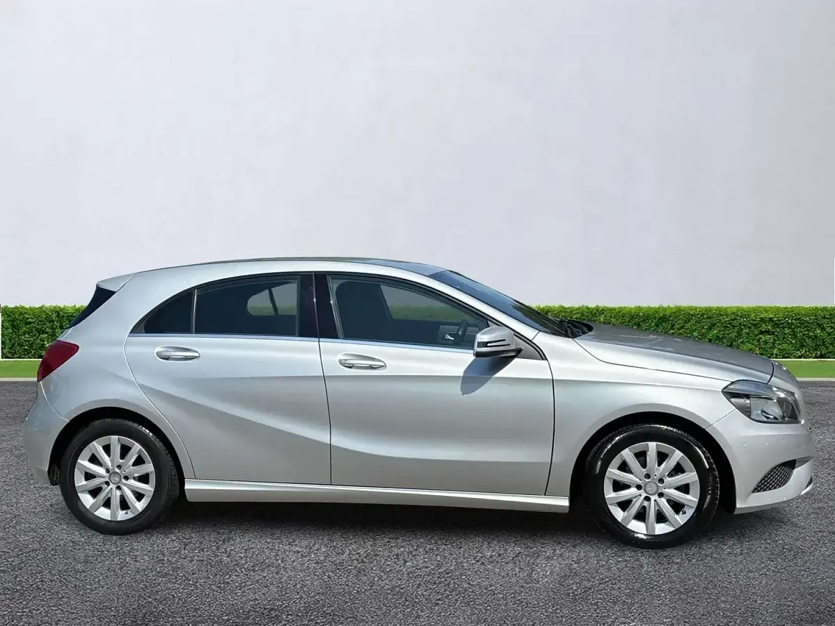 Used Mercedes A180 SE 2015 Silver Hatchback