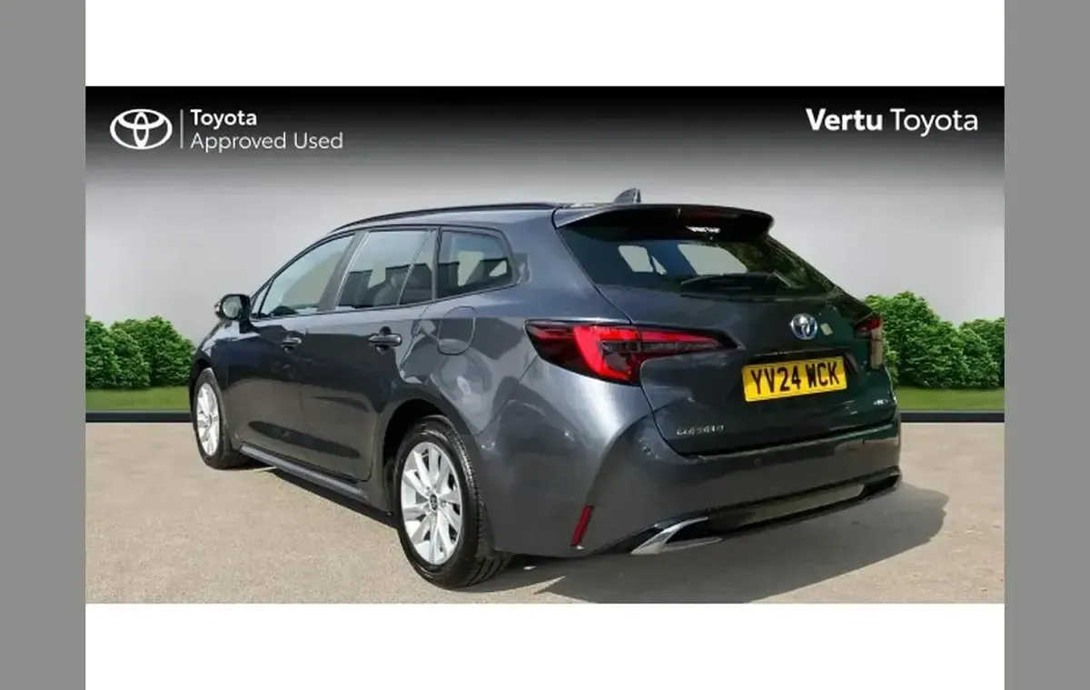 Used Toyota Corolla 140 HP (102 kW) 2024 Grey Estate