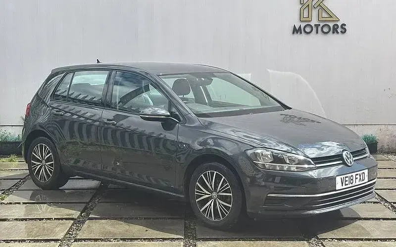 Used VW Golf VII SE 125 HP (91 kW) 2018 Hatchback
