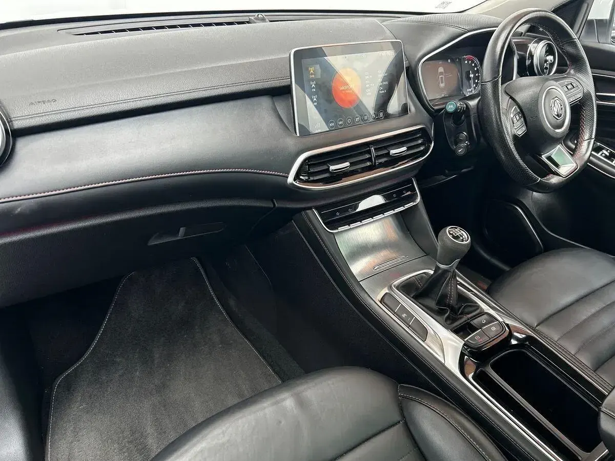 Używany MG HS Exclusive 162 KM (119 kW) 2021 Biały SUV