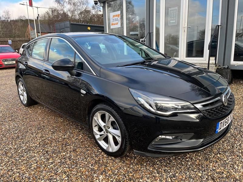 Used Vauxhall Astra SRi 200 HP (147 kW) 2018 Black Hatchback