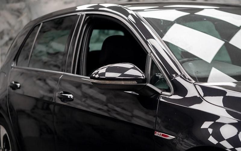 Used VW Golf VII GTI 220 HP (161 kW) 2016 Black Hatchback