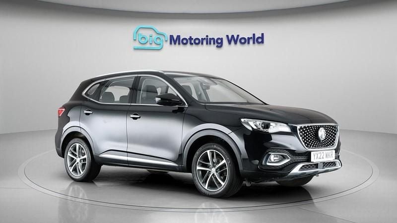 Black Used 2022 MG HS Excite SUV | £12,609 (Good price) - Image 1/4