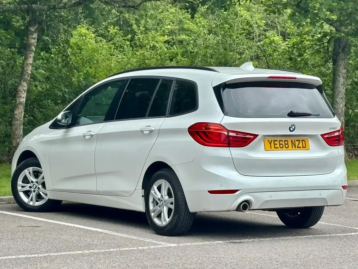 Used BMW 218 2018 White Estate