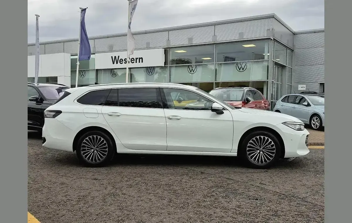 New VW Passat Elegance 200 HP (147 kW) 2026 White Estate