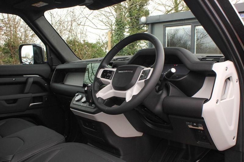 Used Land Rover Defender SE Dynamic 2025 Black SUV