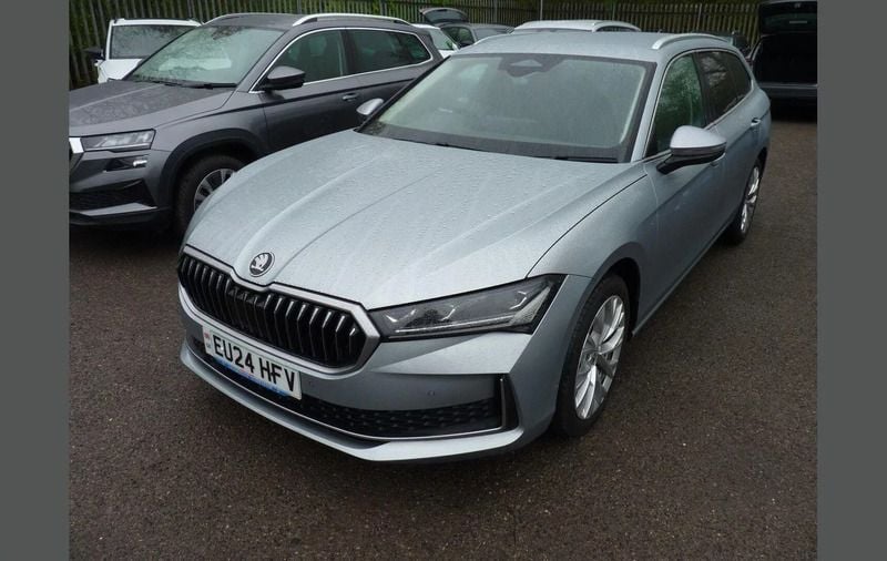 Pebble silver metallic Used 2024 Skoda Superb SE L Estate | £30,495 (Expensive) - Image 1/4