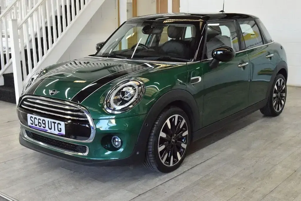 Used Mini Cooper Exclusive 136 HP (100 kW) 2019 Green Hatchback