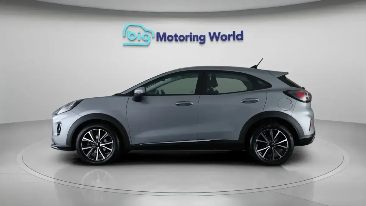 Begagnad Ford Puma Titanium 2023 Silver SUV