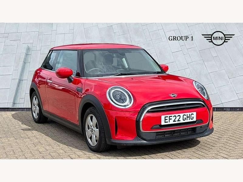 Chili red Used 2022 Mini Cooper Classic Hatchback | £19,095 (Fair price) - Image 1/4