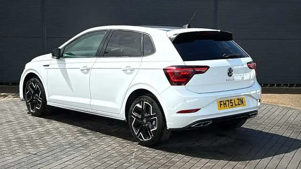 Ny VW Polo Black Edition 115 HK (84 kW) 2026 Vit Halvkombi
