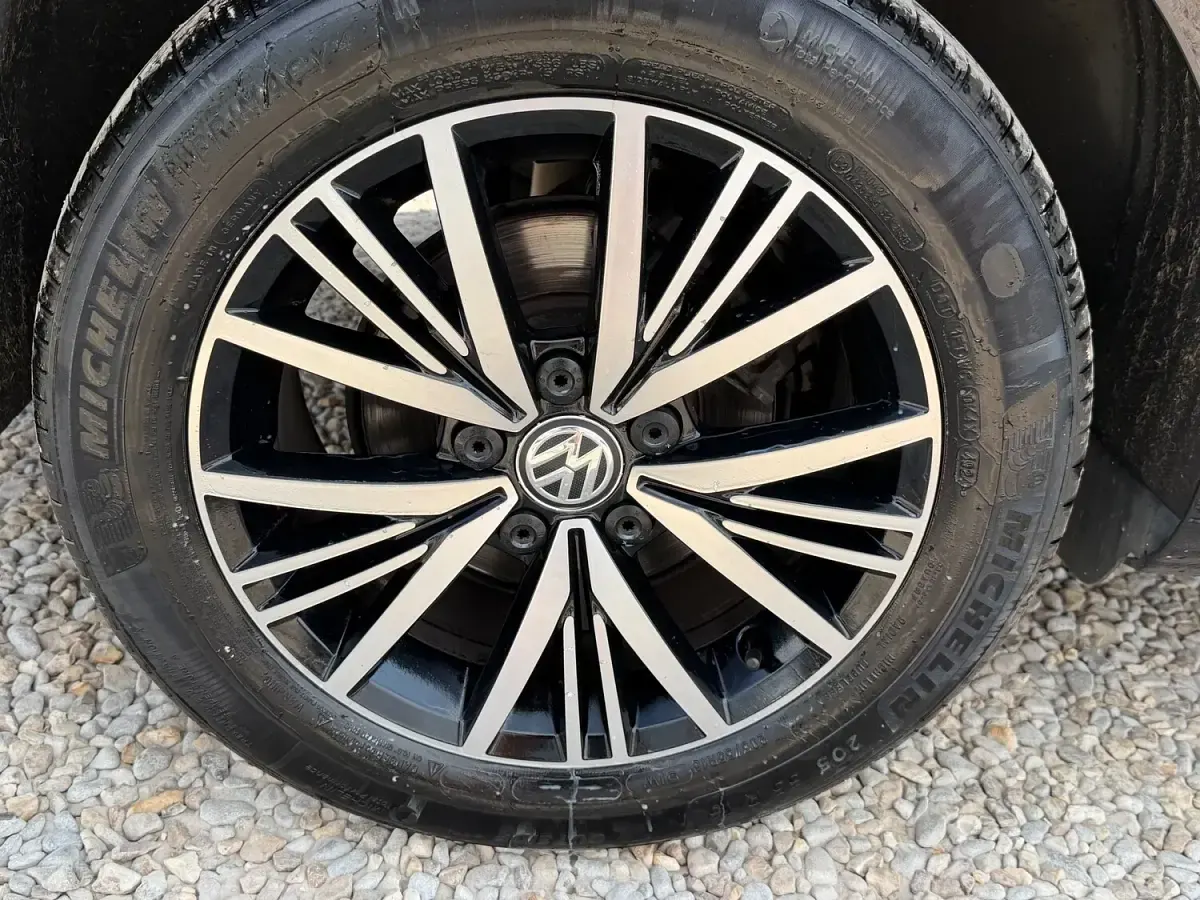 Used VW Golf VII SE 115 HP (84 kW) 2018 Black Estate