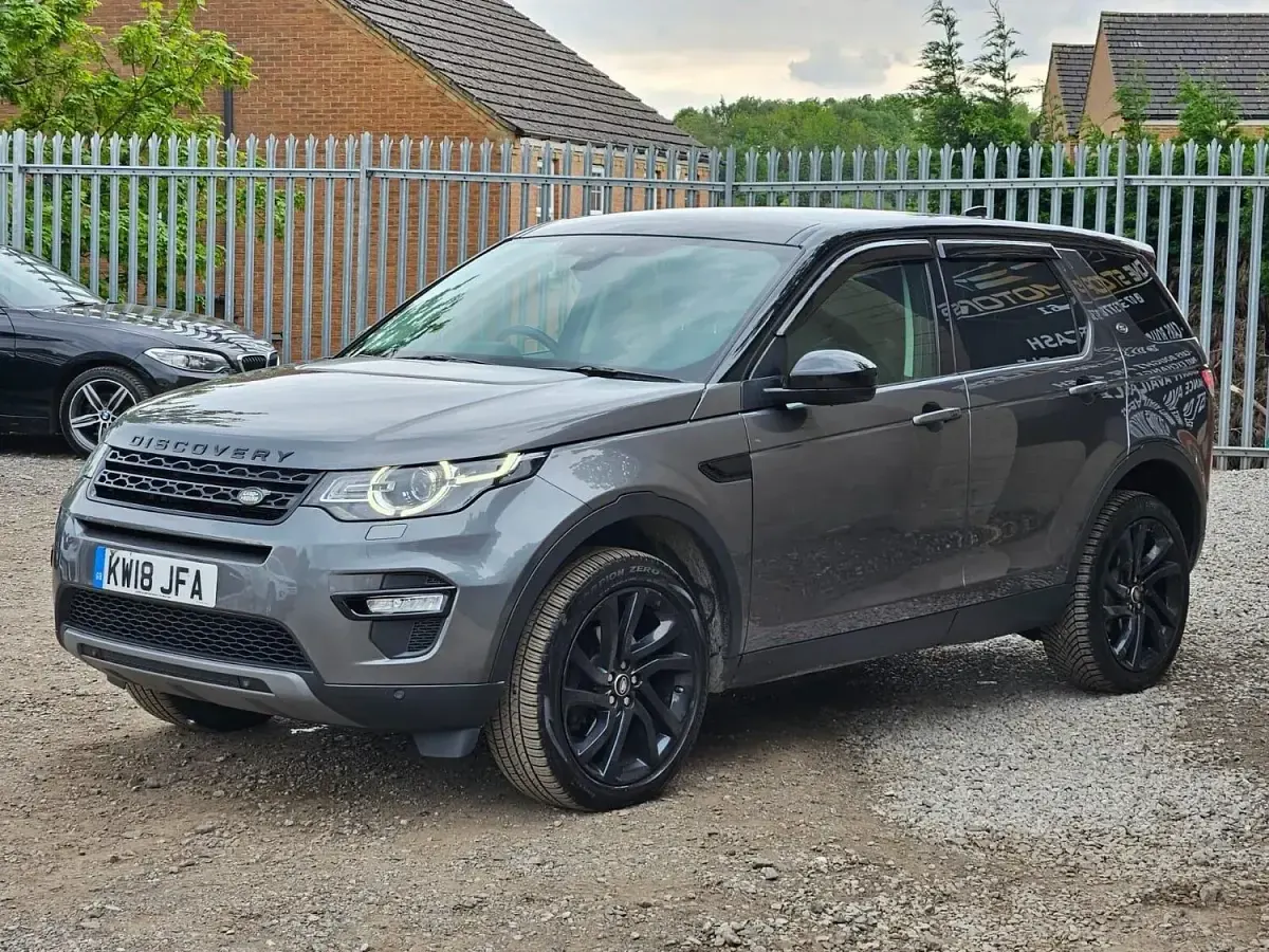 Second-hand Land Rover Discovery Sport HSE 180 CP (132 kW) 2018 Gri SUV