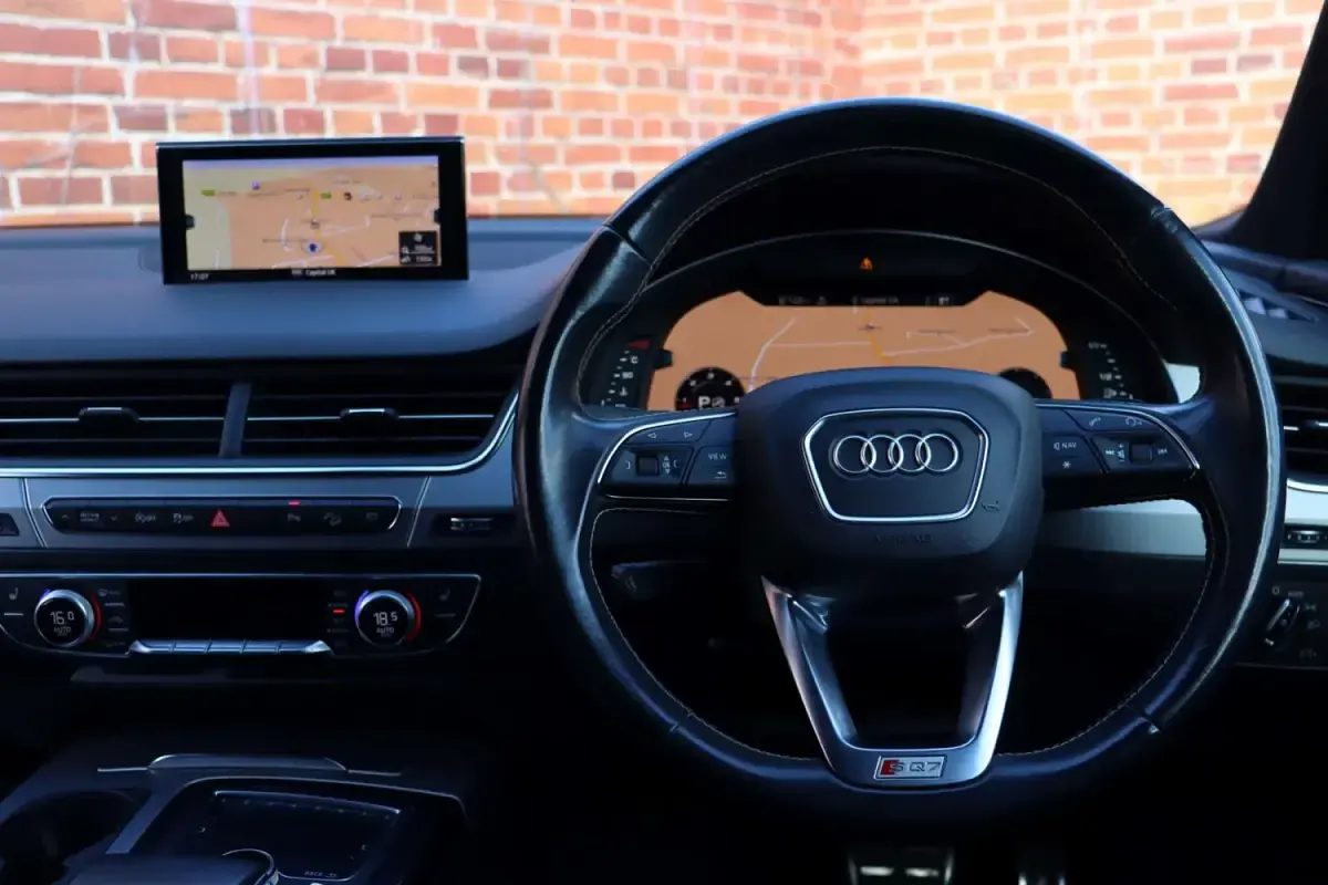 Usado Audi SQ7 Advanced 435 CV (319 kW) 2017 Gris SUV