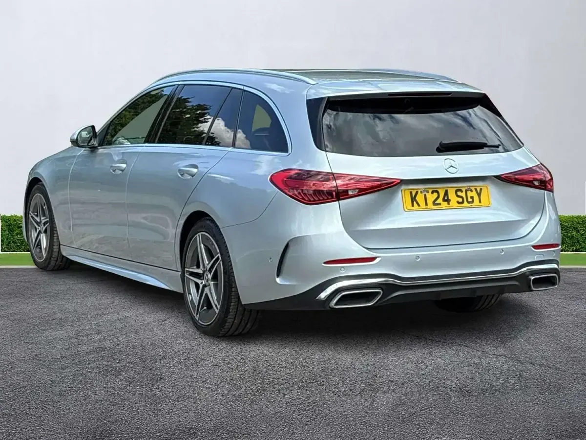 Usado Mercedes C200 AMG line 204 HP (150 kW) 2024 Prateado Carrinha