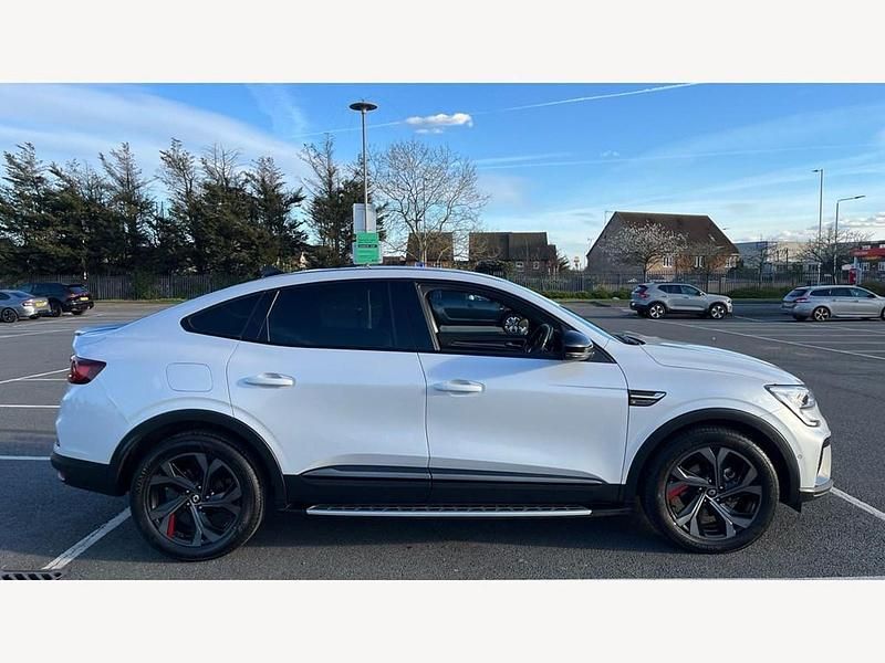 Used Renault Arkana R.S. 142 HP (104 kW) 2022 Id metallic  pearl white  SUV