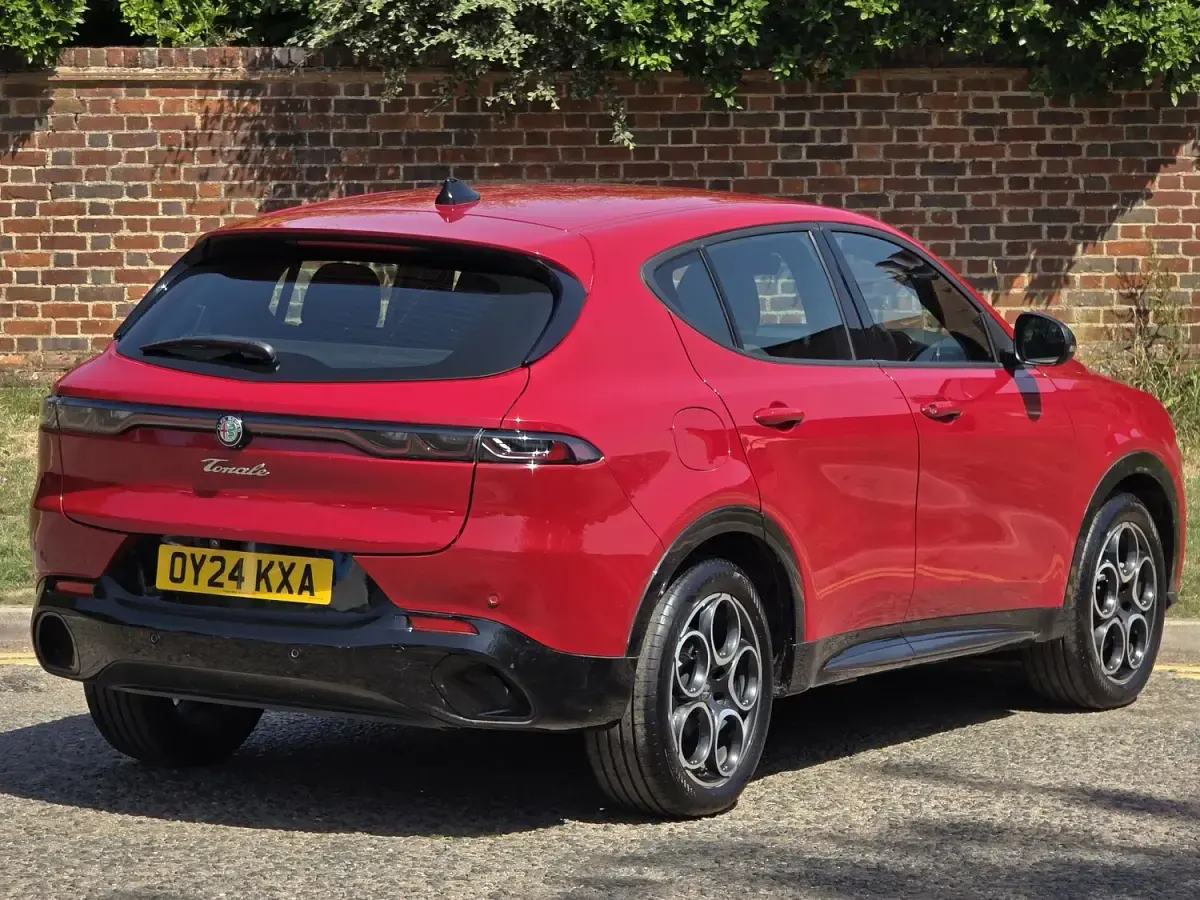 Used Alfa Romeo Tonale Sprint 160 HP (117 kW) 2024 Red SUV