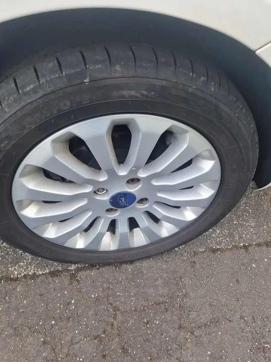 Used Ford Ka Zetec 69 HP (50 kW) 2013 White Hatchback