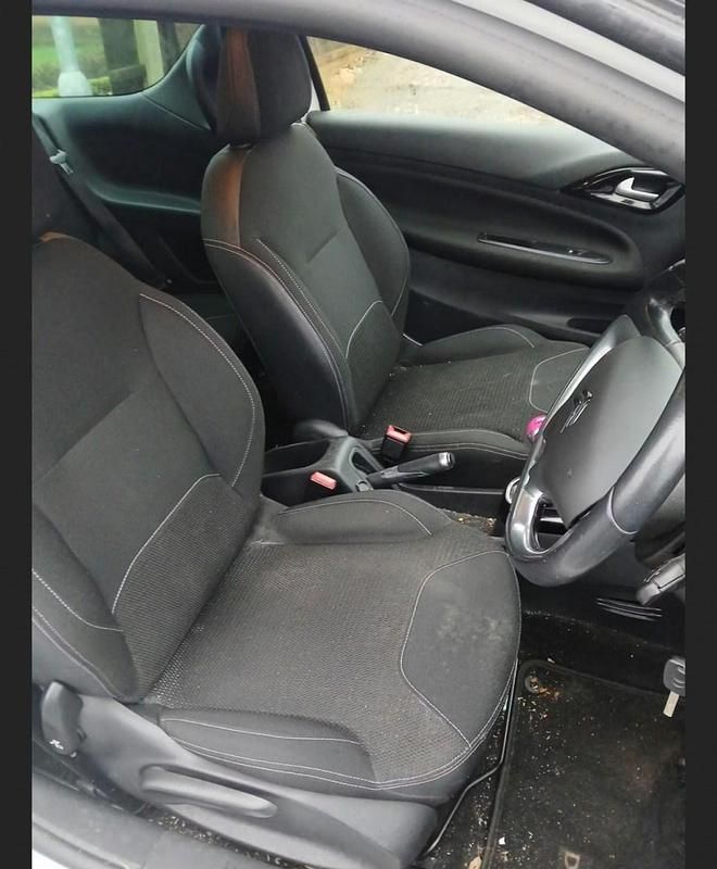 Used Citroën DS3 2014 White Hatchback