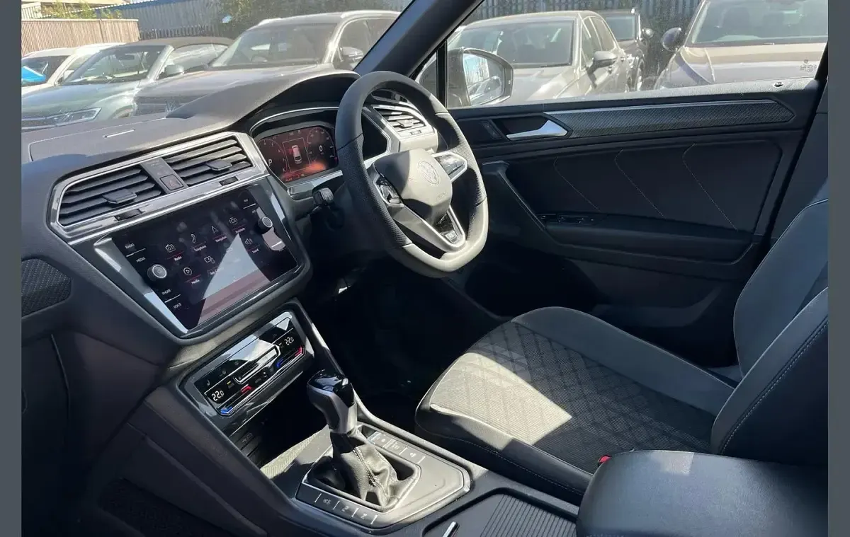 Used VW Tiguan Allspace R-line 150 HP (110 kW) 2022 Black SUV