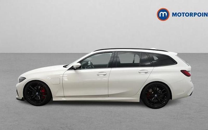 Used BMW 330e M Sport 292 HP (214 kW) 2022 White Estate