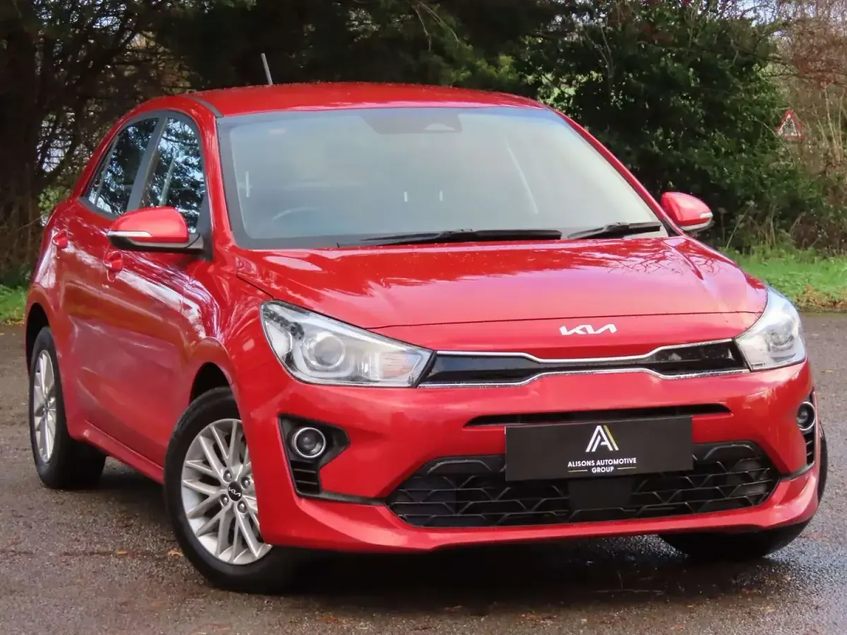Used Kia Rio 84 HP (61 kW) 2022 Red Hatchback