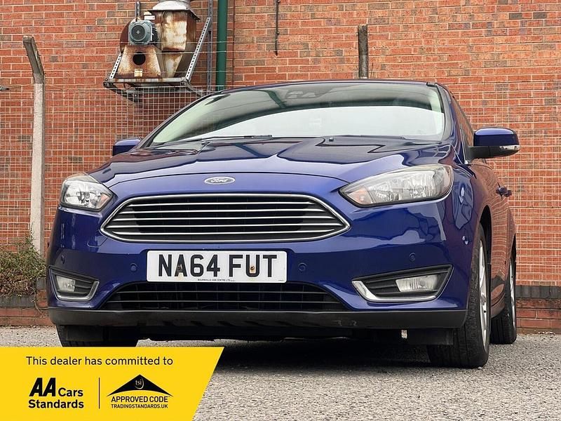 Used Ford Focus Titanium 115 HP (84 kW) 2014 Blue Hatchback