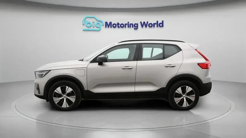 Usado Volvo XC40 Plus 211 HP (155 kW) 2023 Prateado SUV