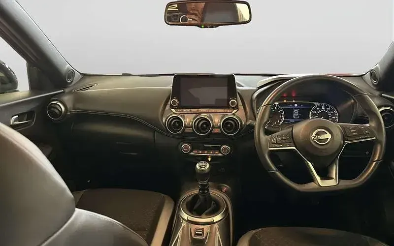 Used Nissan Juke N-Connecta 114 HP (83 kW) 2023 Red SUV