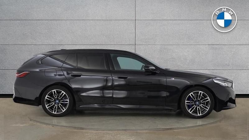 New BMW 530e M Sport 295 HP (216 kW) 2025 Black Estate