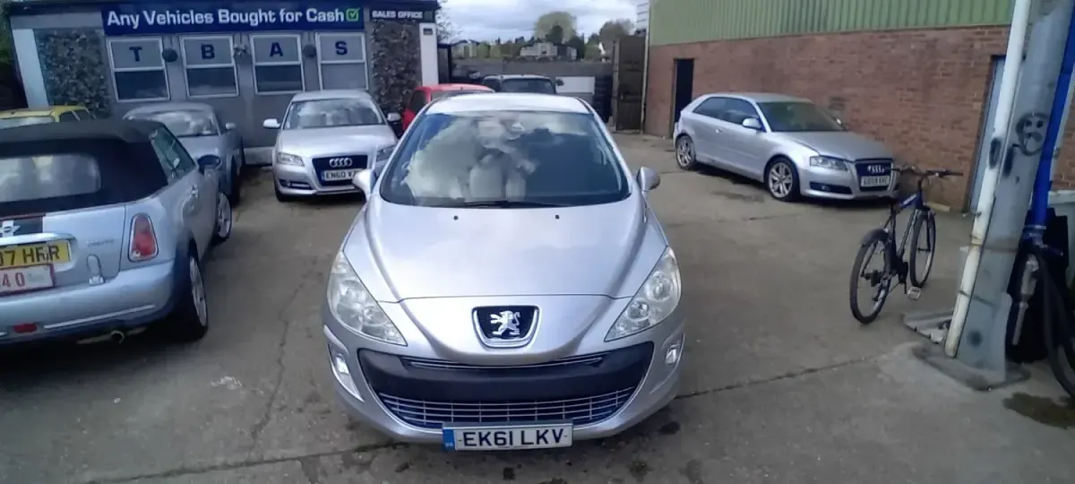 Usado Peugeot 308 Envy 98 HP (72 kW) 2011 Prateado Citadino