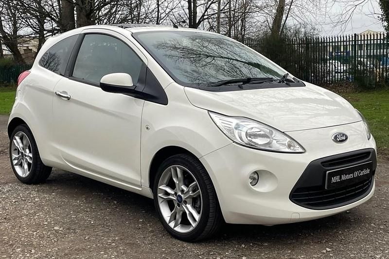 Used Ford Ka Titanium 69 HP (50 kW) 2016 White Hatchback