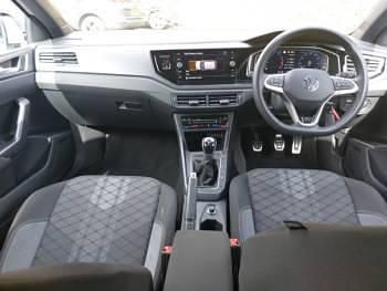 Usado VW Polo R-line 95 HP (69 kW) 2023 Cinzento Citadino